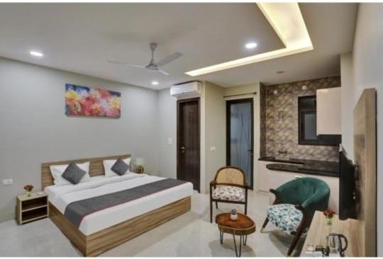 Vibe Hotel Noida Exterior foto